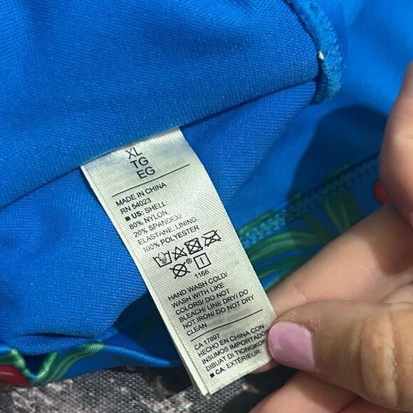 Old Navy Watermelon Blue Scoop Neck Swim Top SIZE XL - Picture 4 of 4